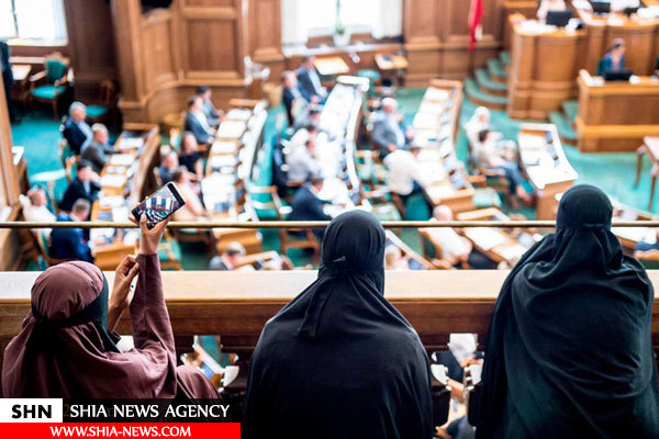 تصویر حضور زنان مسلمان در پارلمان دانمارک