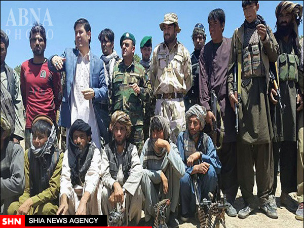 پیوستن یک گروه ۱۵۰ نفری طالبان به روند صلح در افغانستان + تصاویر