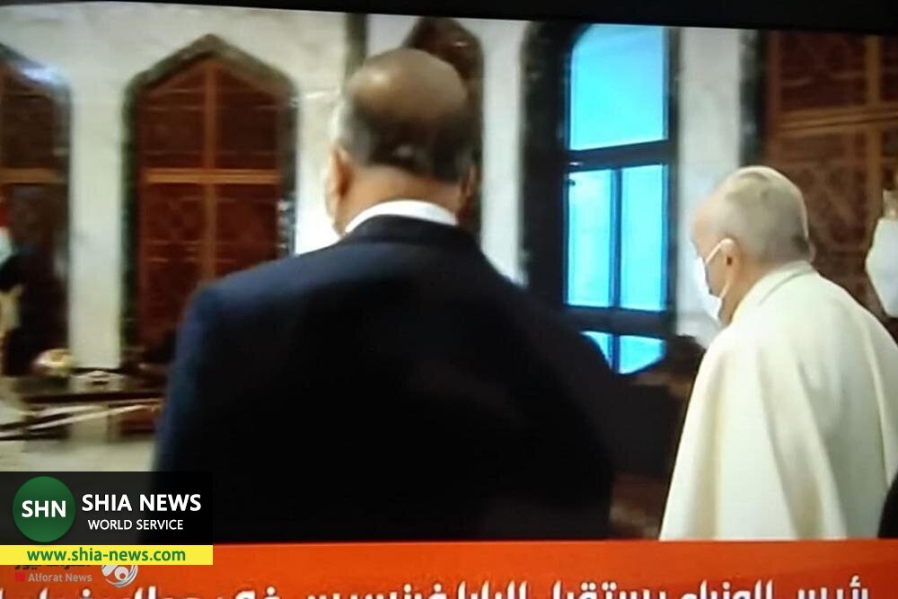 پاپ وارد فرودگاه بغداد شد + تصاویر
