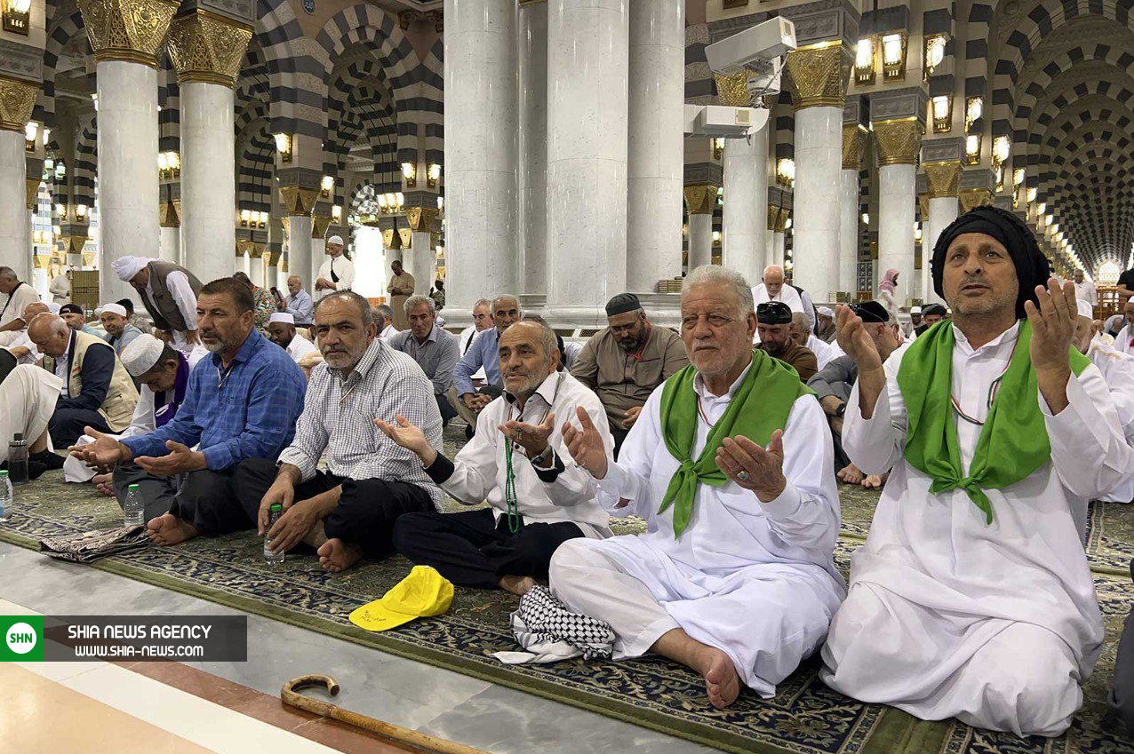 حضور زائران ایرانی در نمازهای جماعت مسجدالنبی+تصویر
