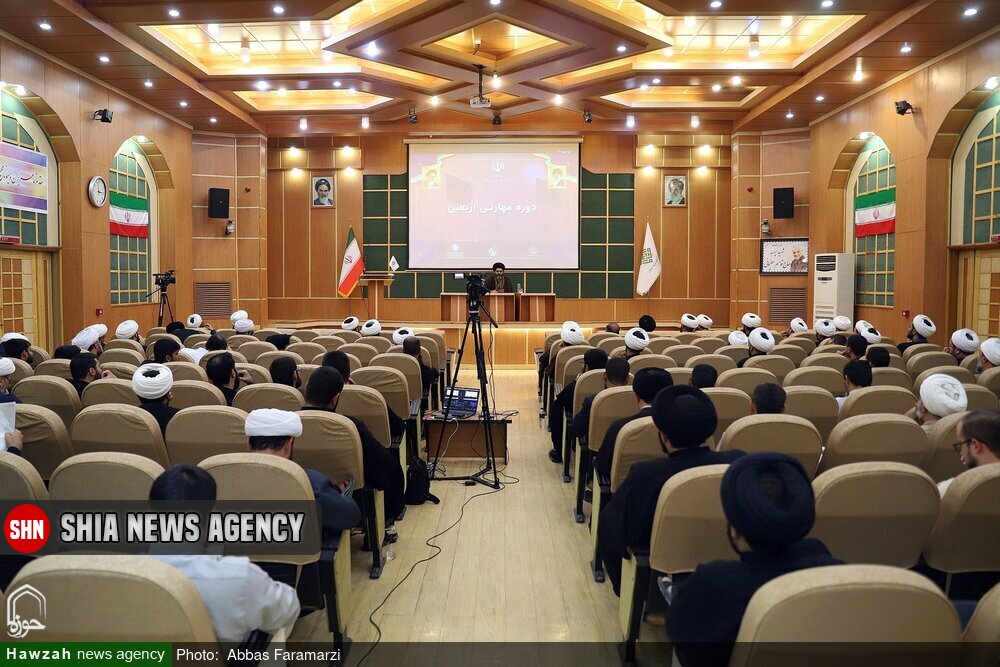 فعالیت مبلغان زباندان در ۵۰۰ موکب اربعینی عراق