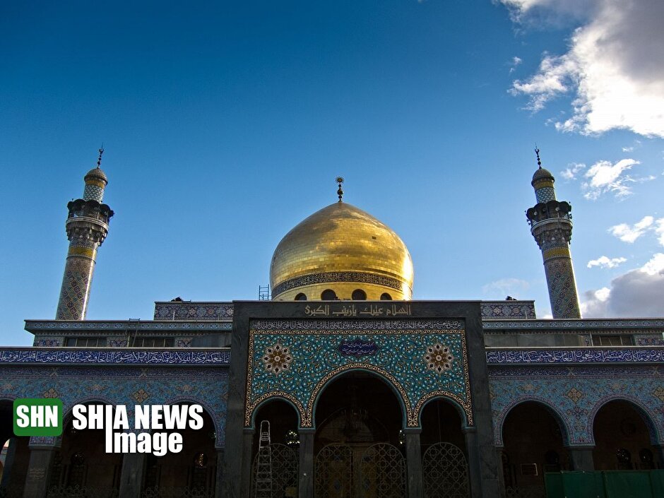 برپایی نماز جماعت در حرم حضرت زینب (س)